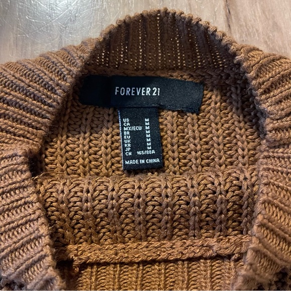 Forever 21 Knit Cropped Sweater - Picture 2 of 3